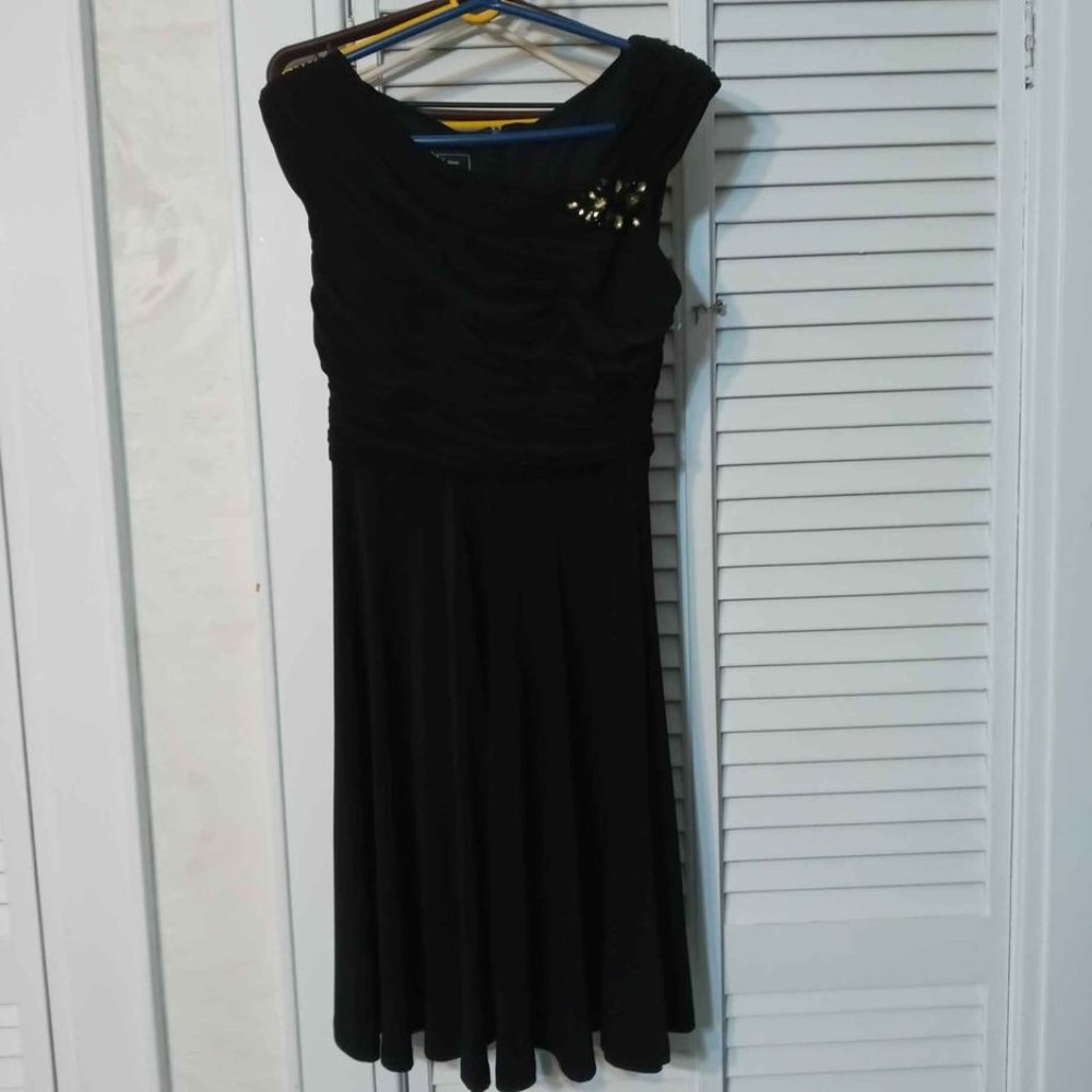 Black dressbarn dress size 8 new with out tags